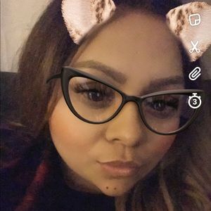 Meet your Posher, Vanessa